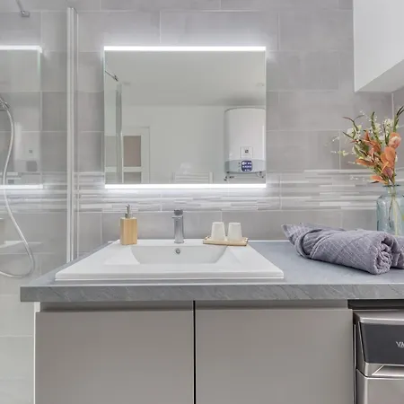 Movie Prestige - Elegant - Moderne - Netflix Avec Videoprojecteur - Stationnement Facile Appartement *